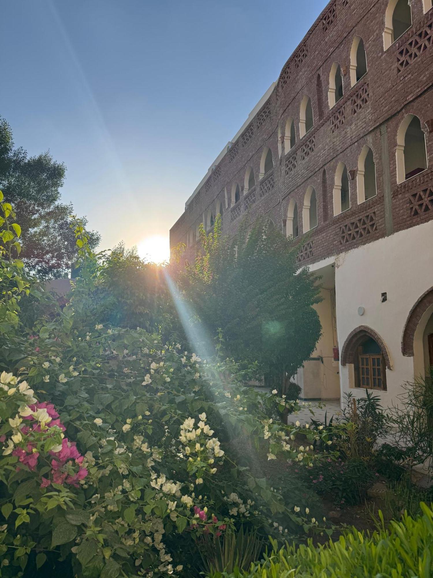 Hotel Sheherazade Luxor Esterno foto